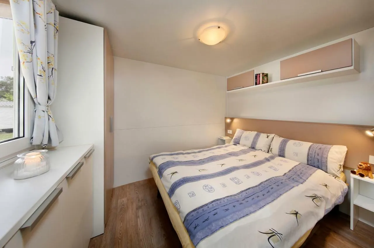 Albatross Mobile Homes On Camping Cisano & San Vito S. P. A. バルドリーノ 4*,  イタリア